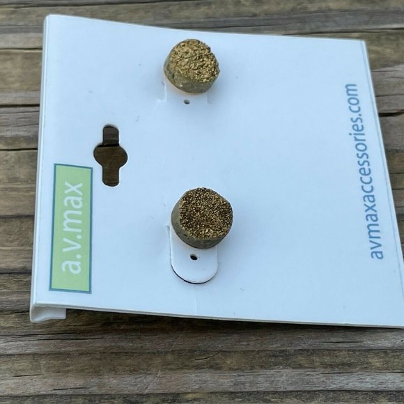 a.v.max Accessories Women Earrings Gold Tone Stud Dove Lever Back Fashion Jewelr - Picture 4 of 12